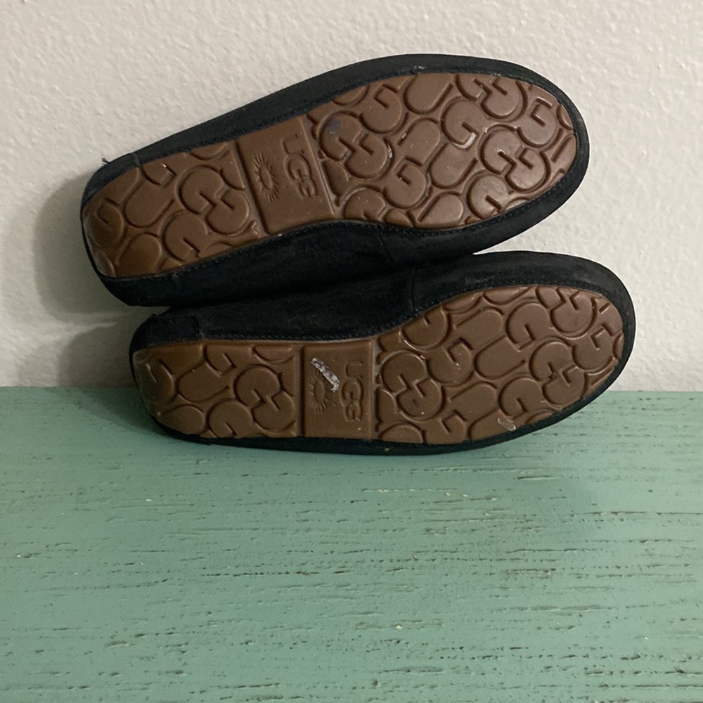 UGG Black Suede Moccasin Slippers with Tan Laces and Cream Fur - Picture 4 of 5
